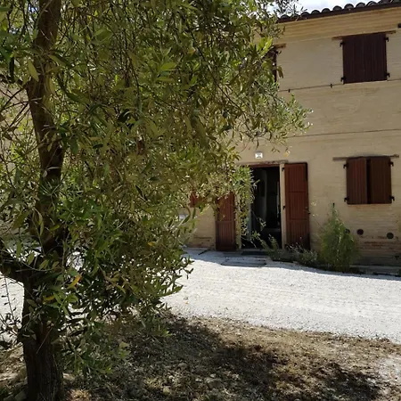 Casale Nella Campagna Marchigiana Tatil Evi