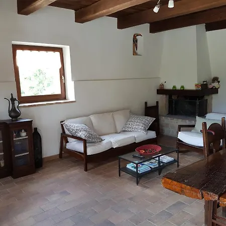 Casale Nella Campagna Marchigiana Feriehus *