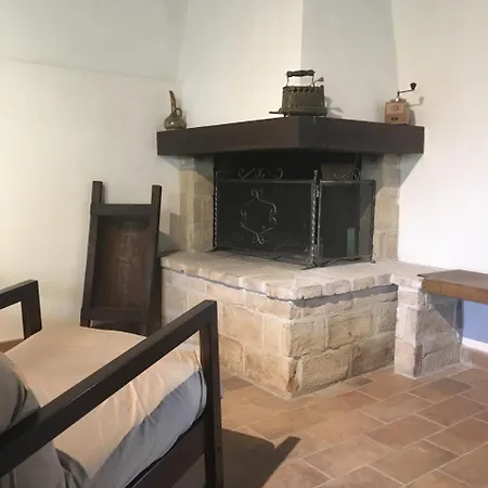 Casale Nella Campagna Marchigiana