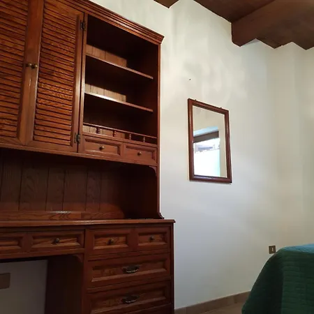 Casale Nella Campagna Marchigiana
