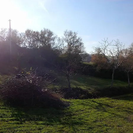 Casale Nella Campagna Marchigiana