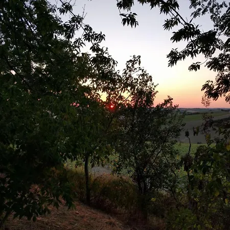 Casale Nella Campagna Marchigiana *